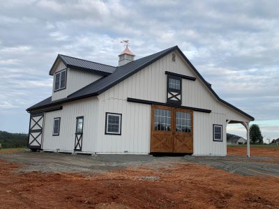 horse barn builders
