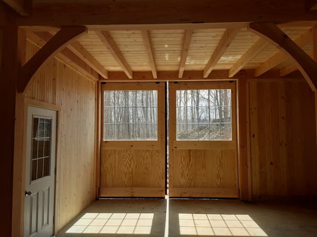 luxury horse barn builders
